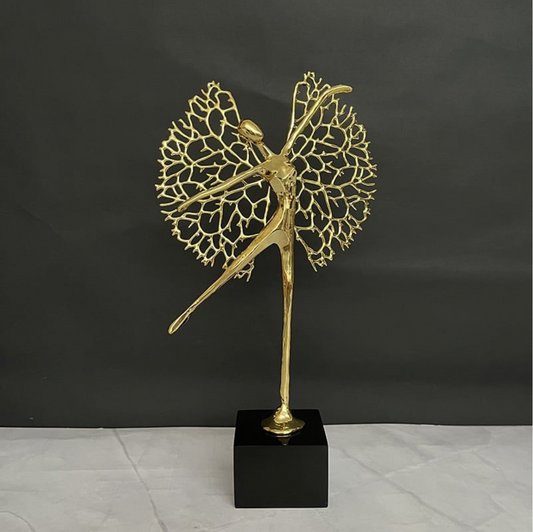 Balya Dansçı Heykeli